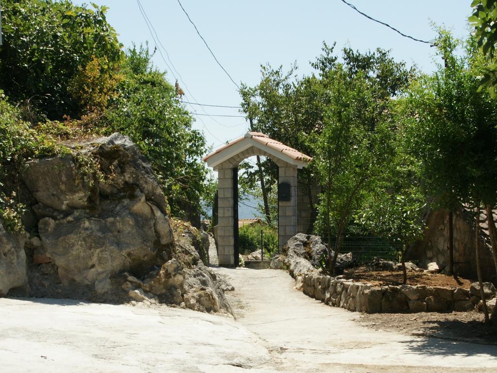 Paradise House Skadar Lake Karuc Екстер'єр фото